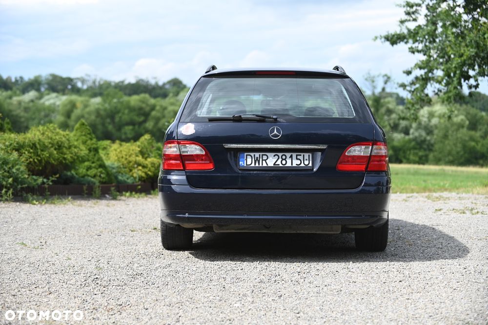 Mercedes-Benz Klasa E 240 T Classic - 5