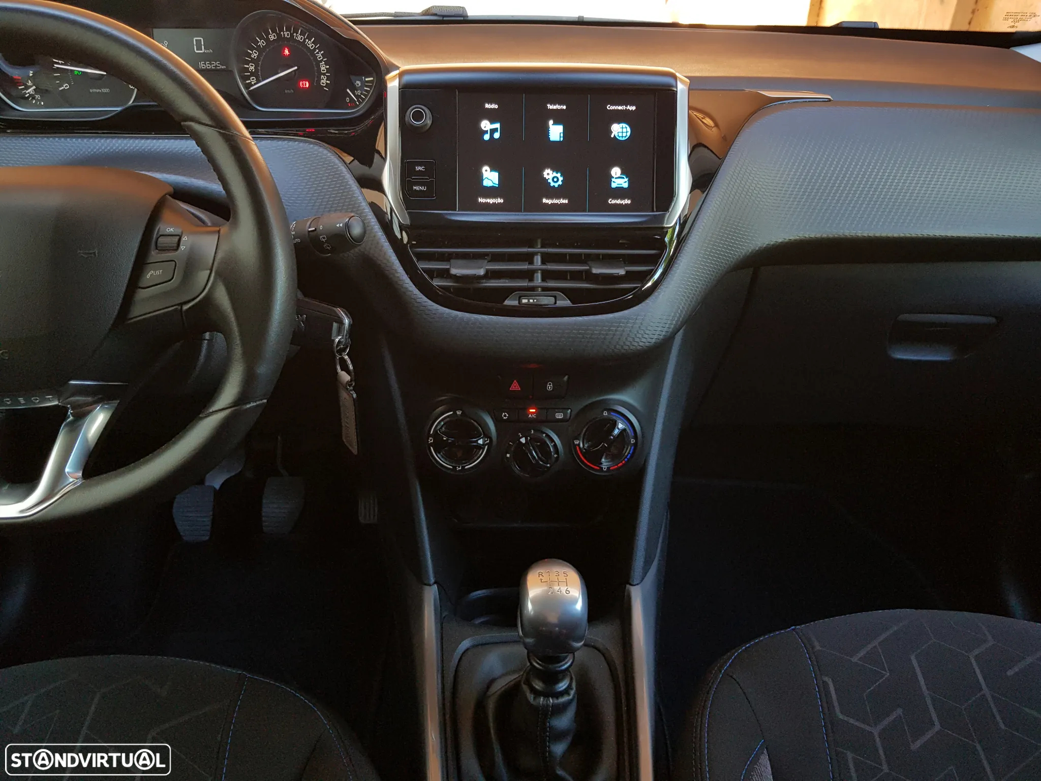 Peugeot 2008 1.5 BlueHDi Style - 15
