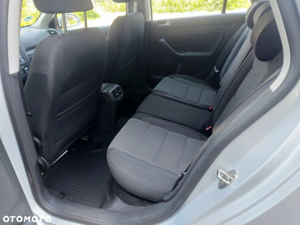 Volkswagen Golf 1.6 TDI DPF BlueMotion Technology Comfortline - 12