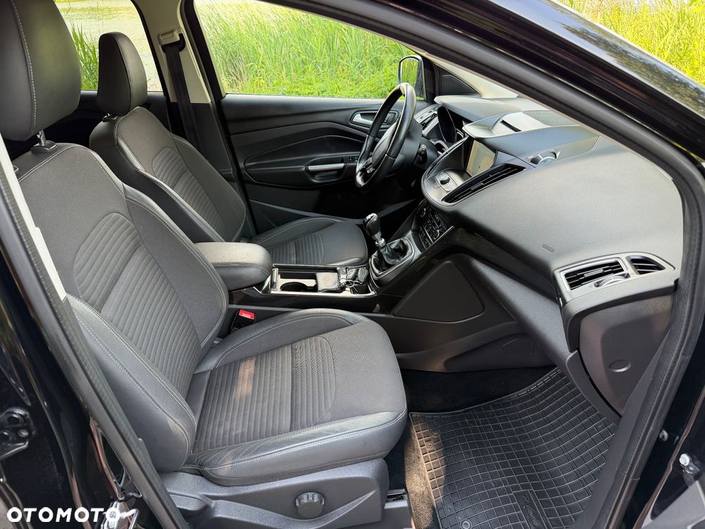 Ford Kuga 2.0 TDCi 4x4 Titanium - 11