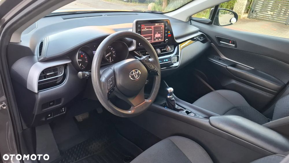 Toyota C-HR - 11