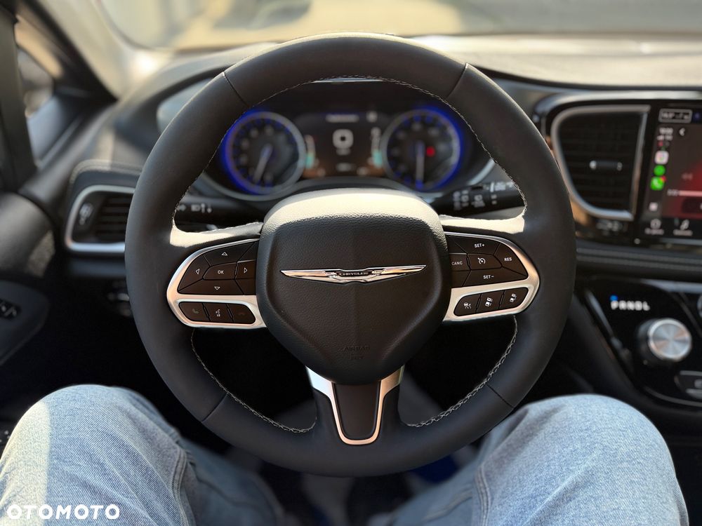 Chrysler Pacifica - 19