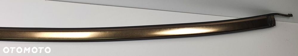LISTWA SZYBY CZOŁOWEJ MERCEDES W220 - 4