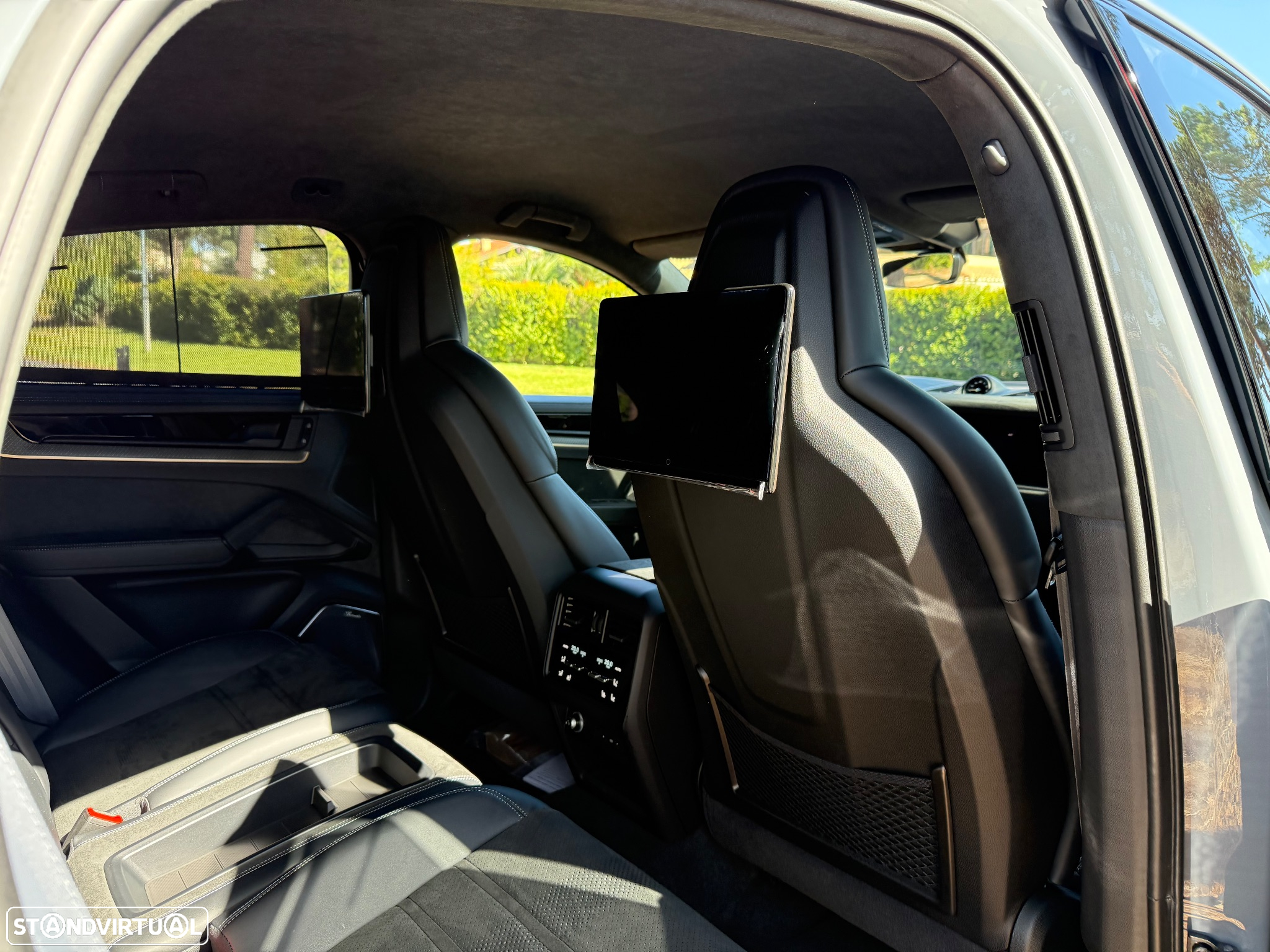 Porsche Cayenne Coupé Turbo E-Hybrid Pacote GT - 24