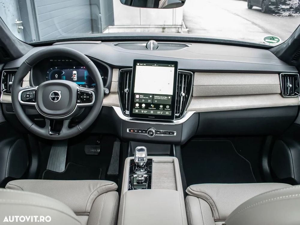 Volvo XC 90 T8 AWD Plug-in Hybrid Ultra Dark - 3