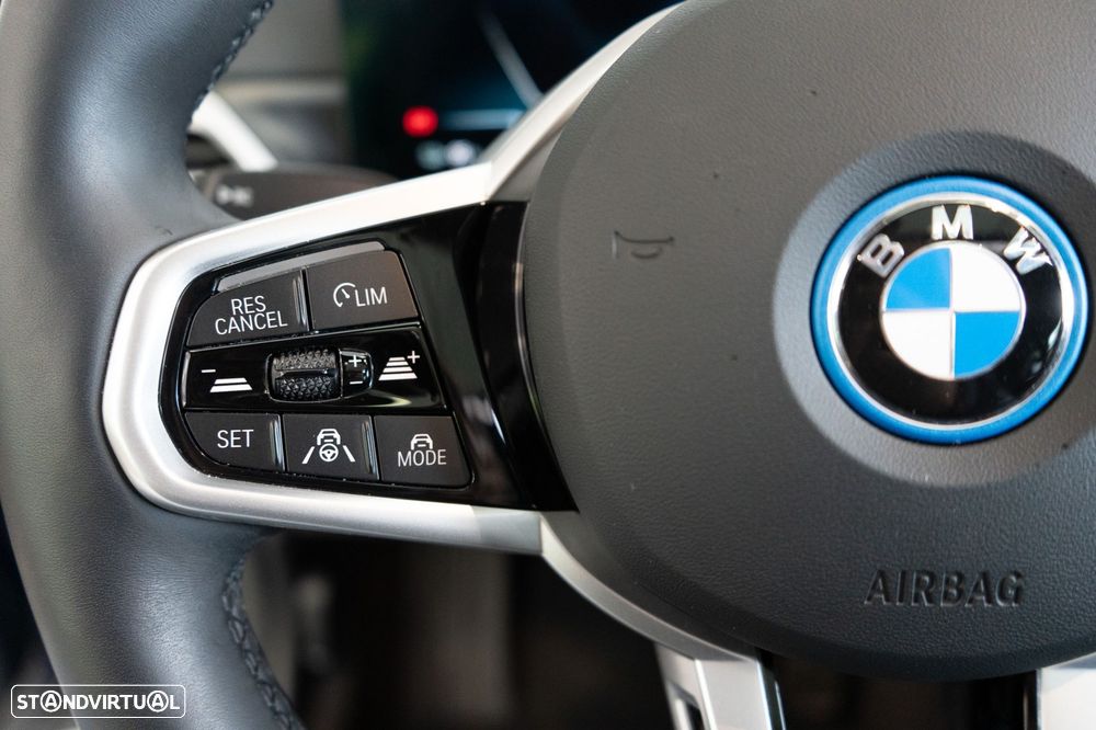 BMW i4 eDrive40 Pack Desportivo M - 32