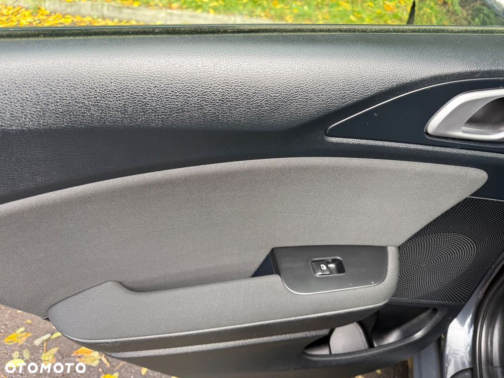 Kia Ceed 1.4 T-GDI M - 22