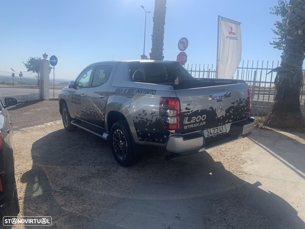 Mitsubishi L200 2.3 DI-D Strakar Space Cab Connect Edition 4WD - 4