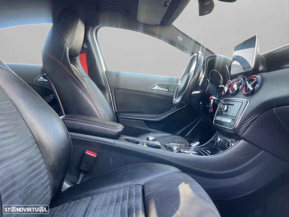 Mercedes-Benz A 45 AMG 4Matic Speedshift 7G-DCT - 17
