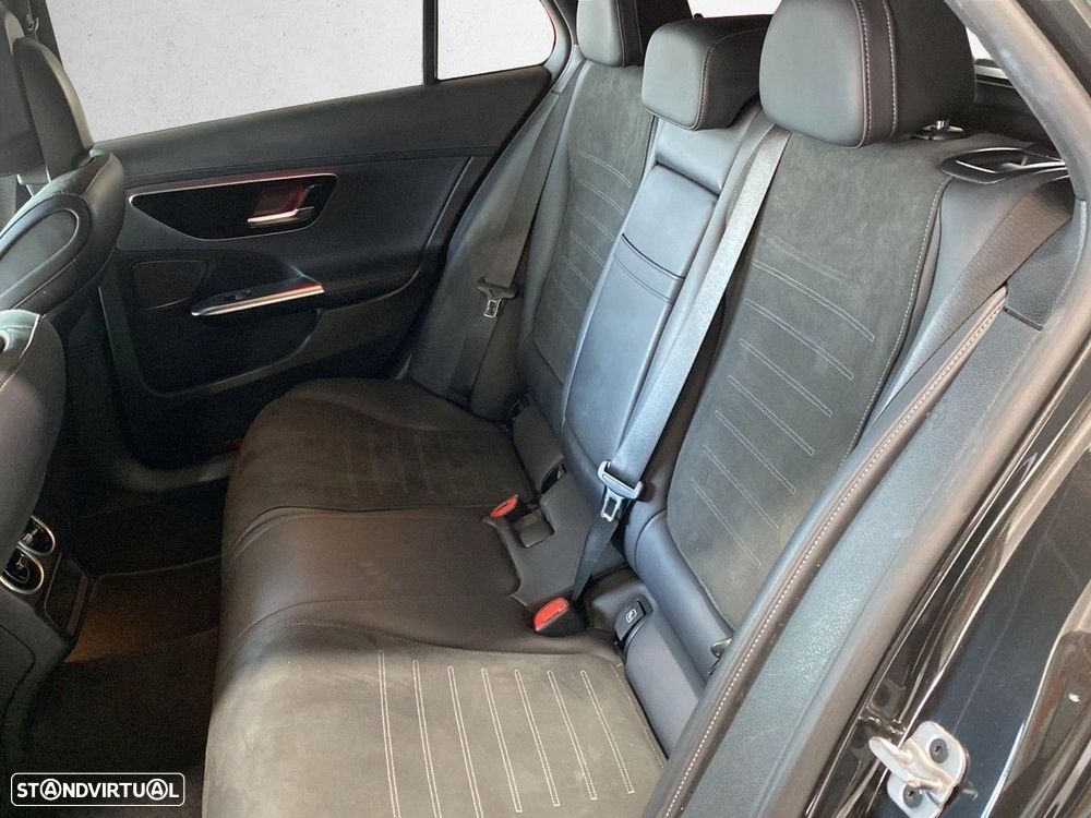 Mercedes-Benz C 300 — fotografia 19