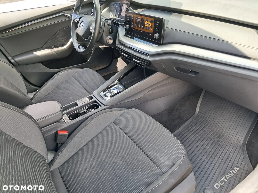 Skoda Octavia 2.0 TDI Ambition DSG - 24