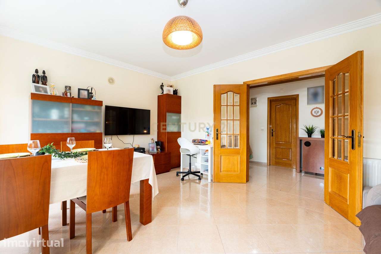 * ESPECTACULAR APARTAMENTO T2 COM VARANDA E BOX * - Grande imagem: 3/36