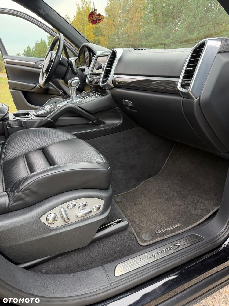 Porsche Cayenne S - 23