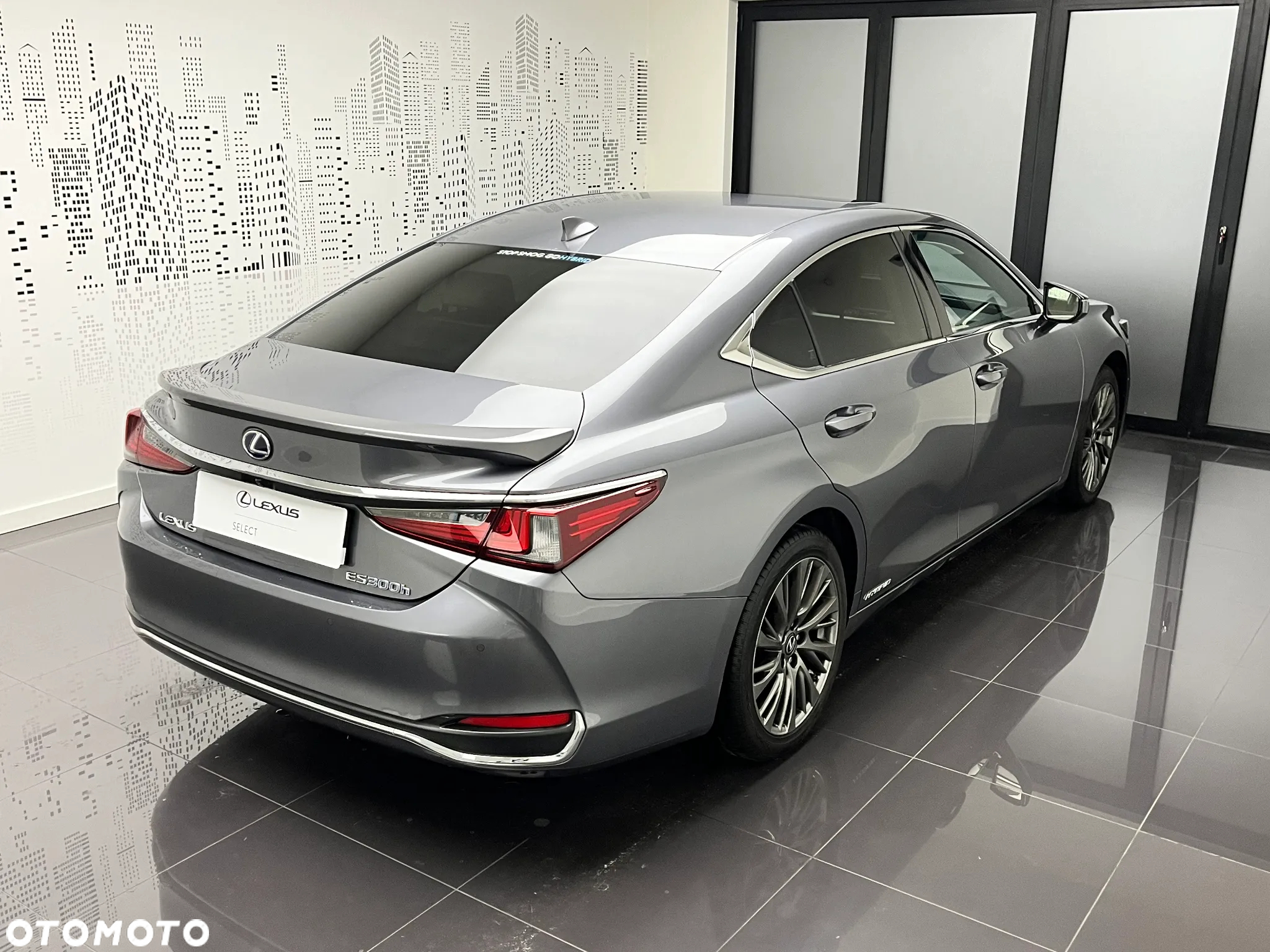 Lexus ES 300h Business Edition - 4