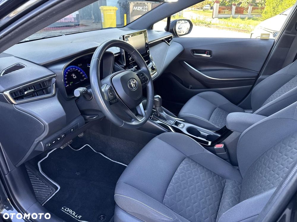 Toyota Corolla - 13