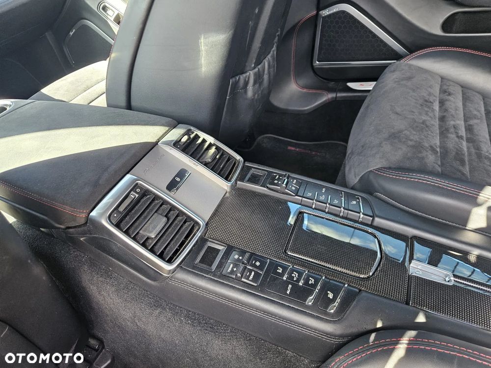 Porsche Panamera - 17