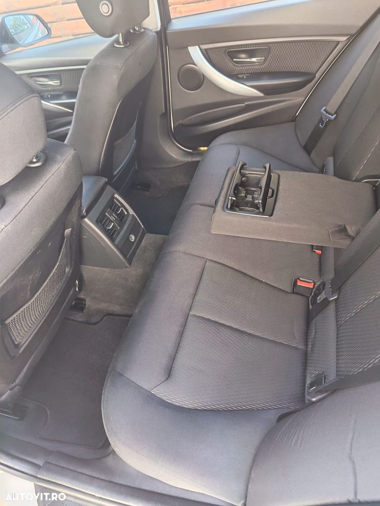 BMW Seria 3 318d Aut. Luxury Line - 6