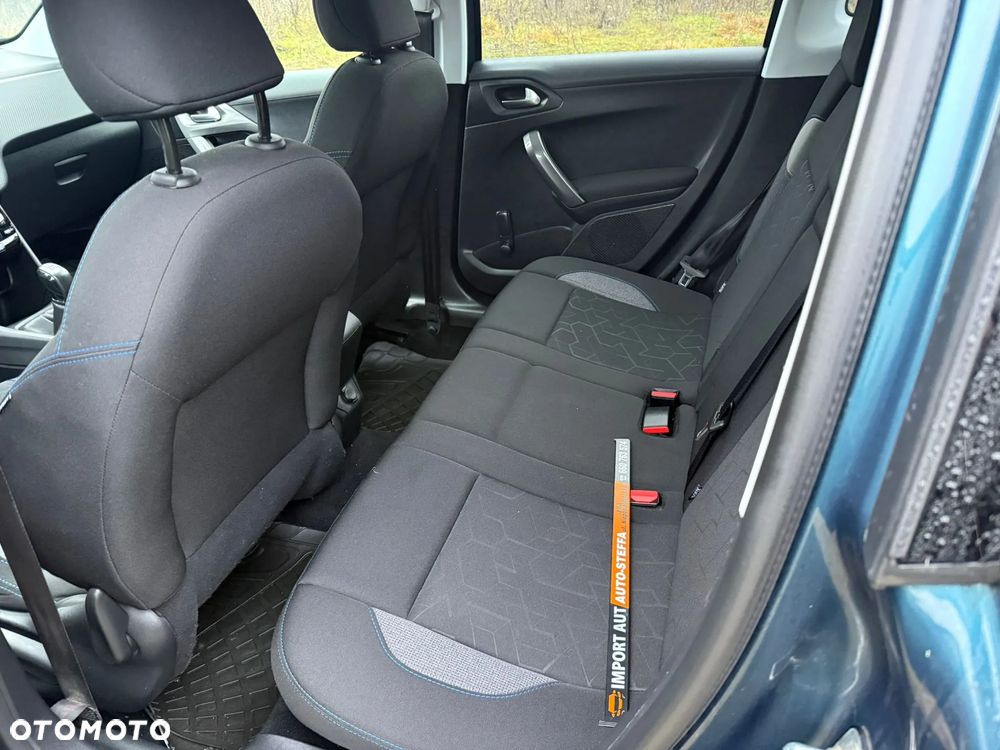 Peugeot 2008 1.2 Pure Tech Style - 23