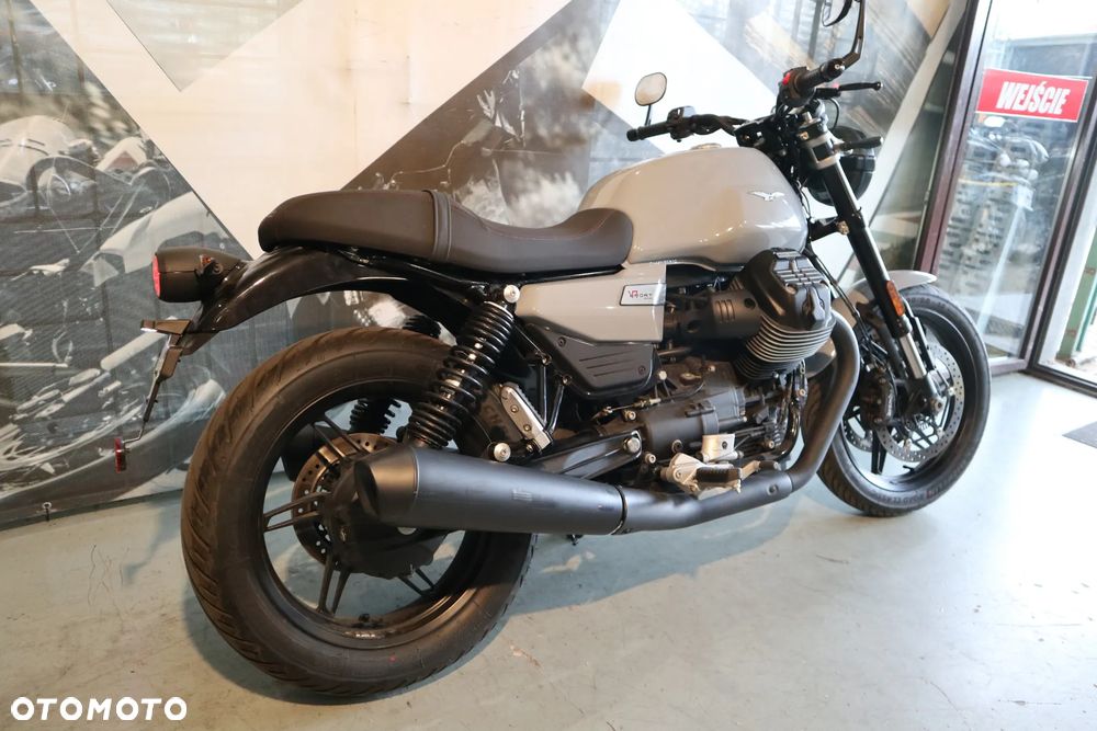 Moto Guzzi V7 - 4