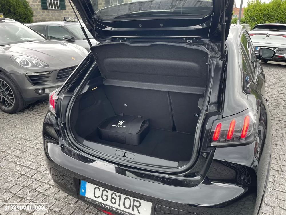 Peugeot e-208 GT Pack - 18