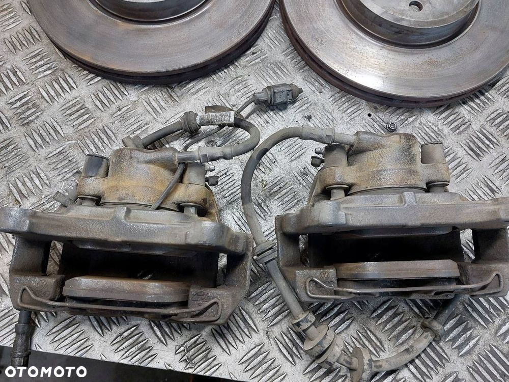 TARCZE HAMULCOWE PRZÓD + KLOCKI + ZACISKI AUDI A5 8T 1.8 TFSI - 2