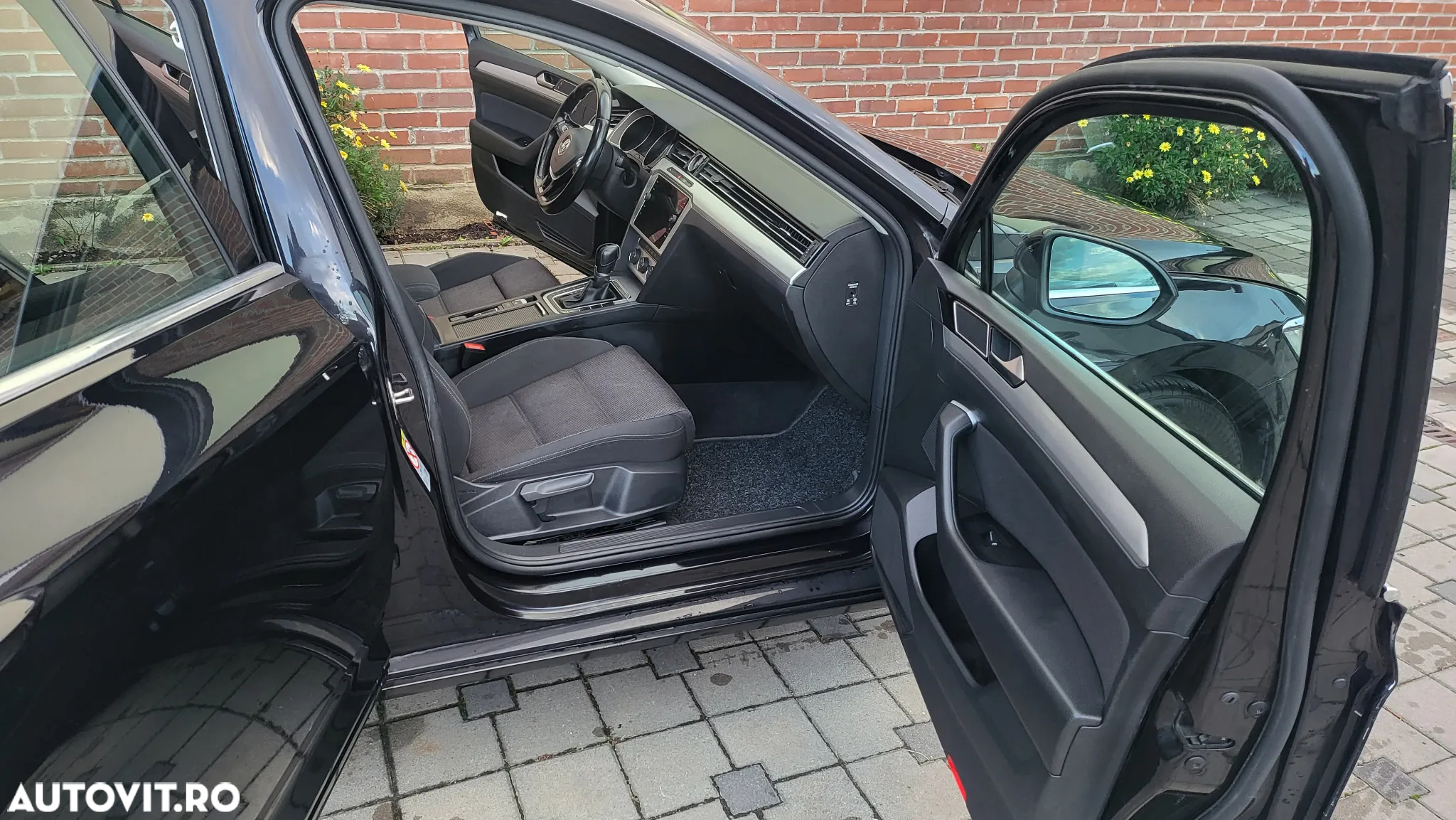 Volkswagen Passat - 12