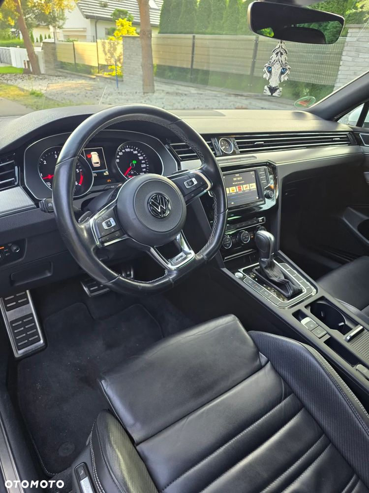 Volkswagen Passat - 22
