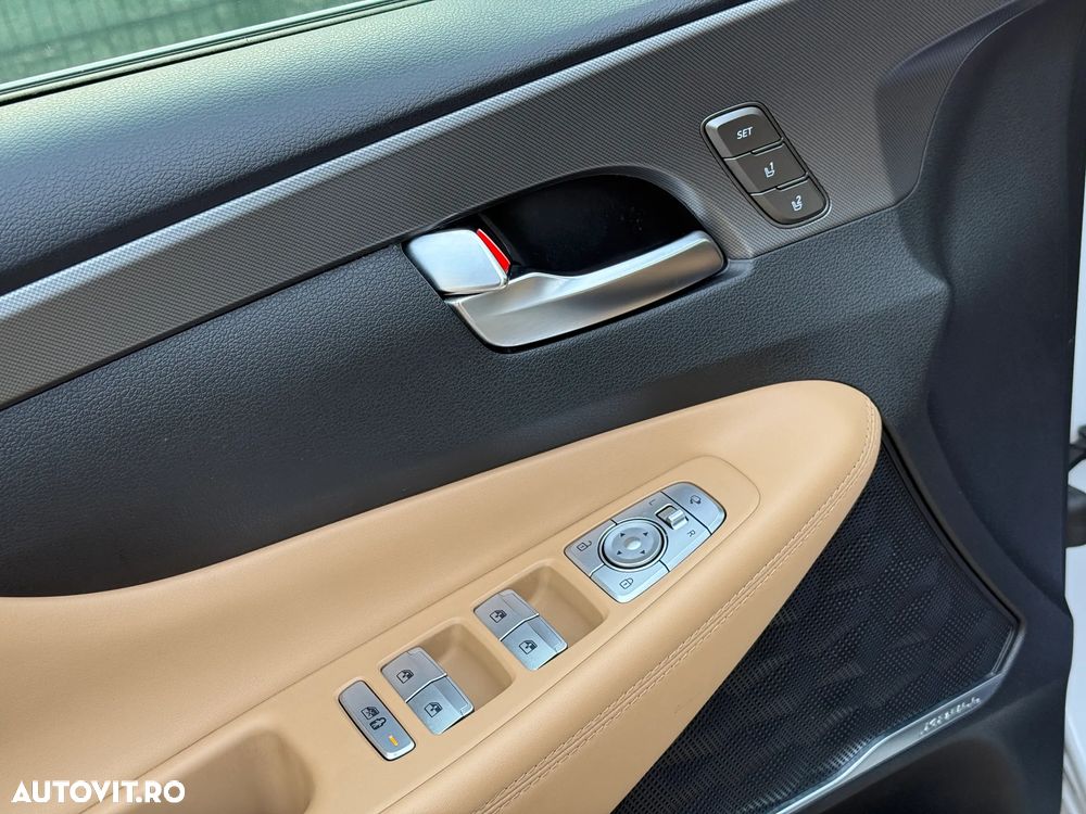 Hyundai Santa Fe 1.6 Plugin-Hybrid 4WD SEVEN Signature - 19