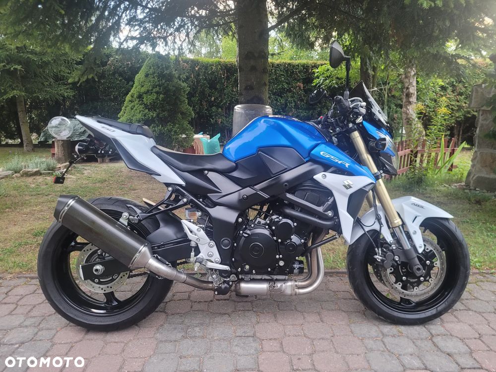 Suzuki GSR - 1