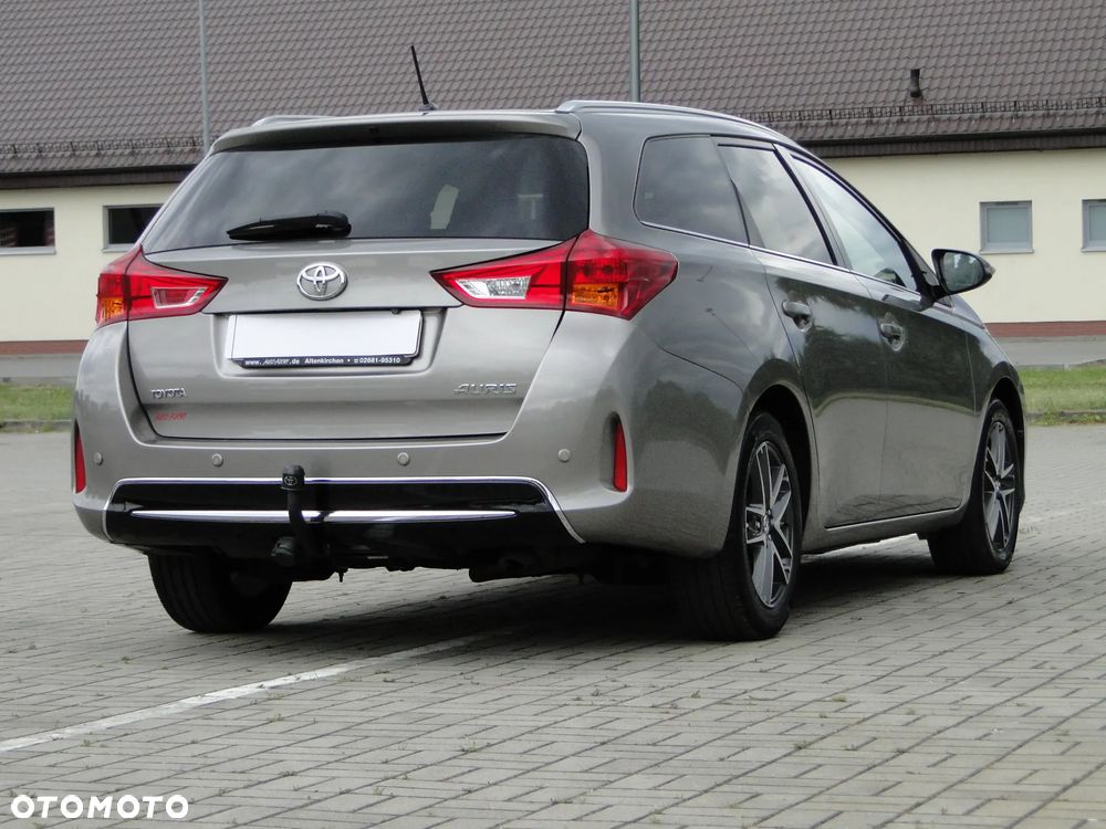 Toyota Auris 2.0 D-4D Prestige - 22