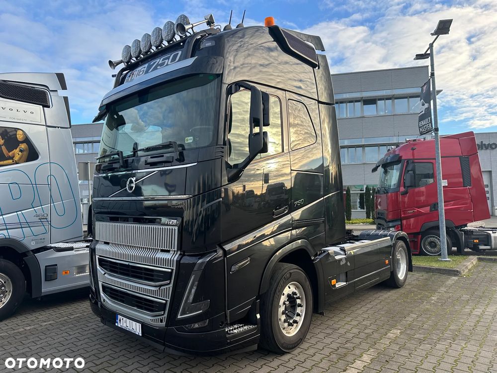 Volvo 2023 FH16 750KM 4x2 Globetrotter XL!!! - 2