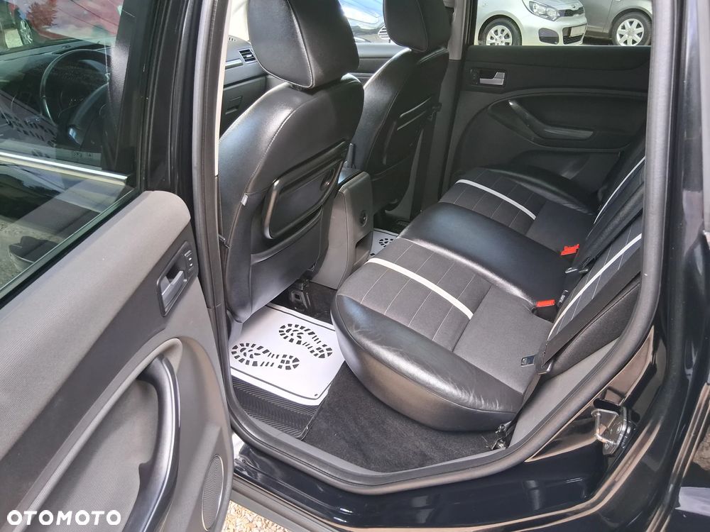 Ford Kuga 2.0 TDCi 2x4 Titanium - 11