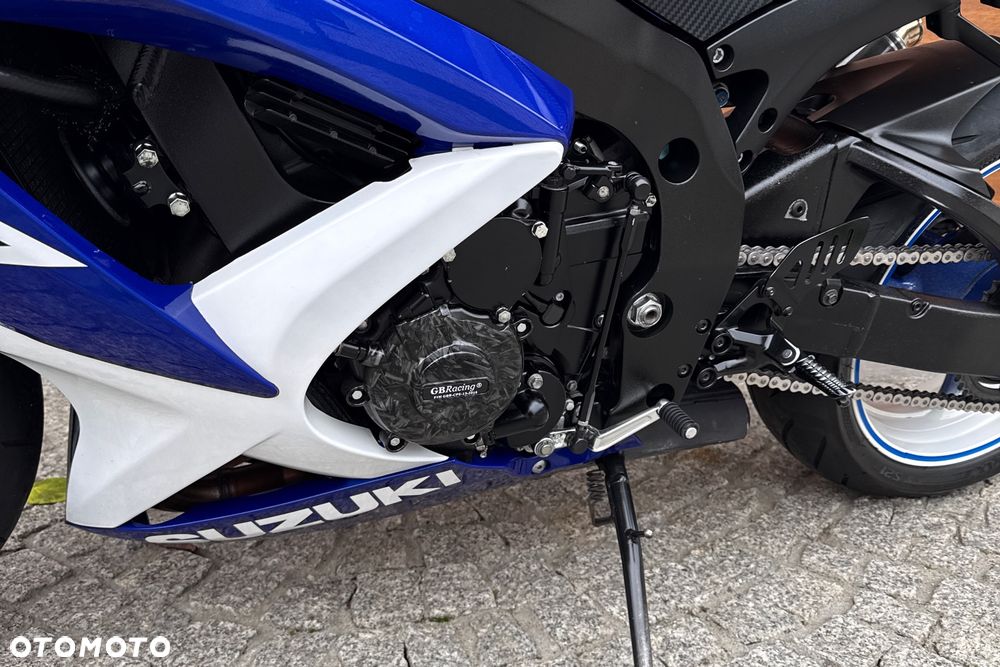 Suzuki GSX-R - 25