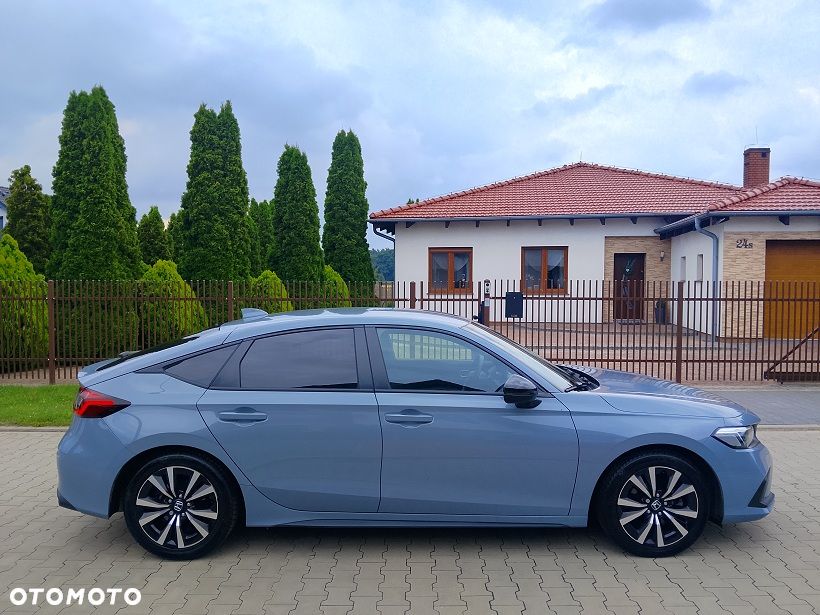 Honda Civic 2.0 i-MMD Elegance CVT - 2