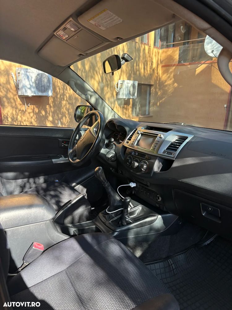 Toyota Hilux 4x4 Cabina Dubla Comfort - 14