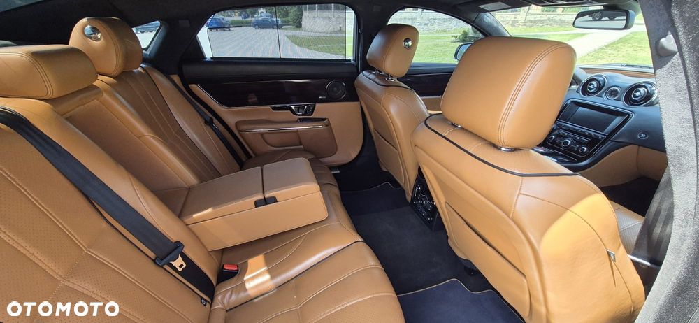 Jaguar XJ 3.0 T AWD LWB Premium Luxury - 14