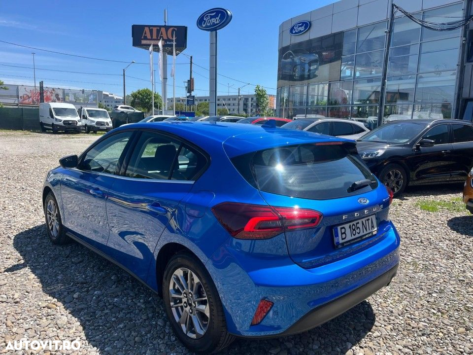 Ford Focus - 8