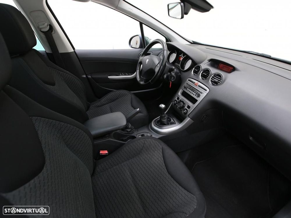 Peugeot 308 SW - 11