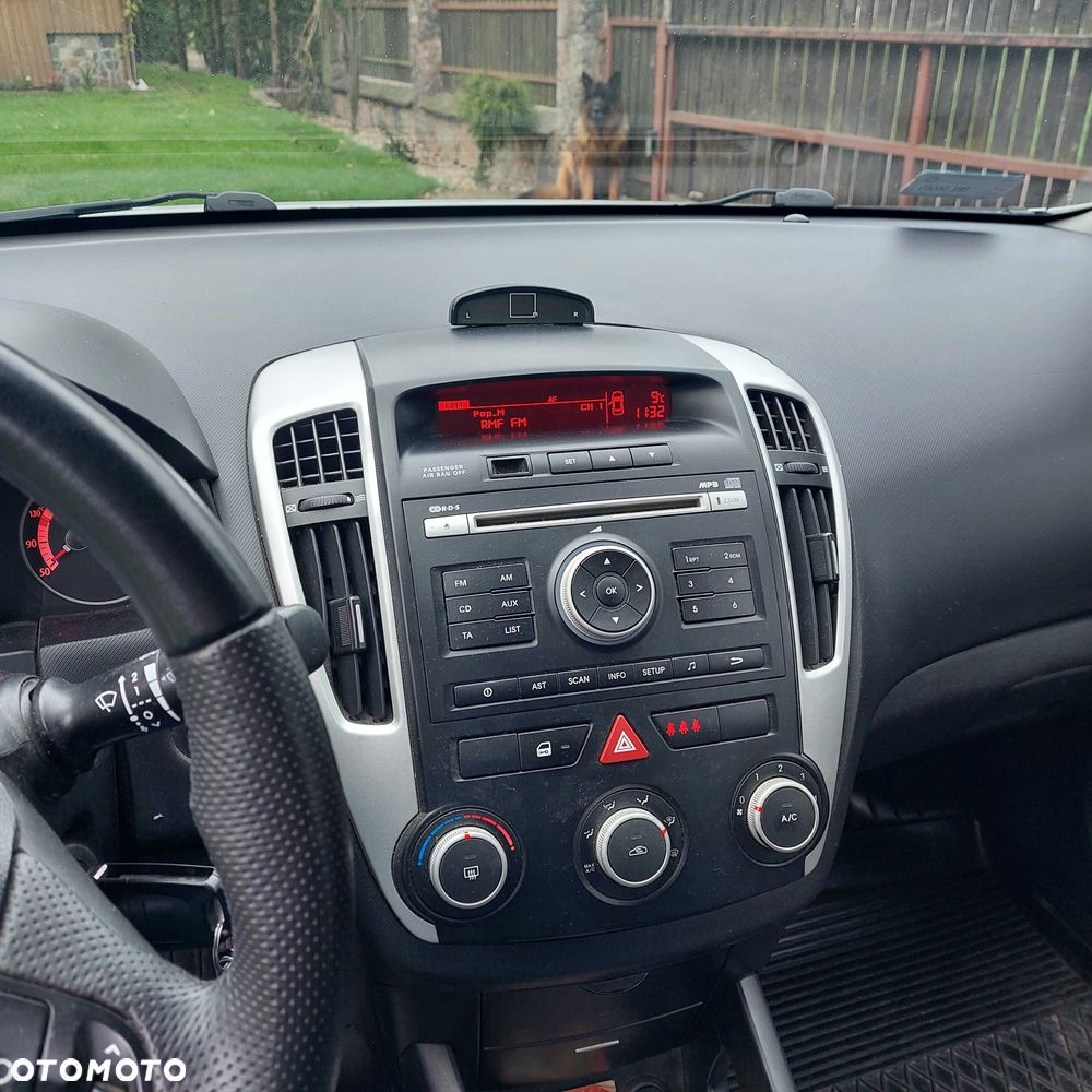 Kia Ceed - 7