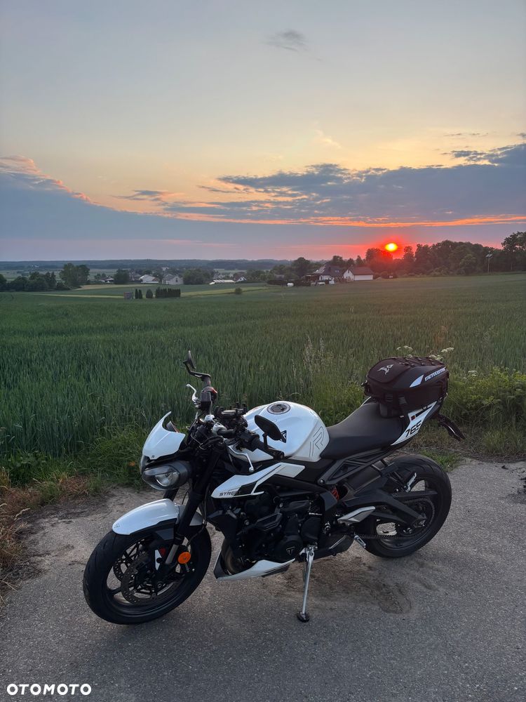 Triumph Street Triple - 11