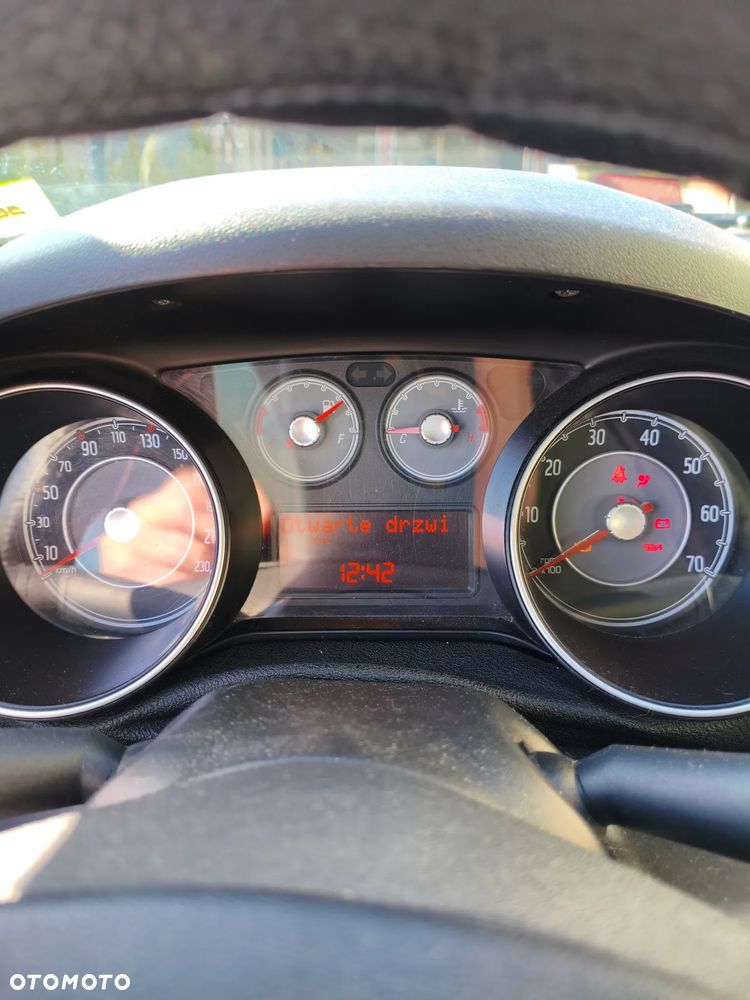 Fiat Grande Punto - 10