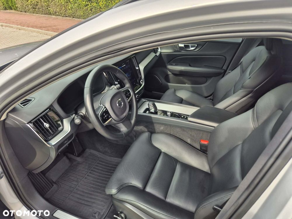 Volvo V60 B4 D Plus Dark - 11
