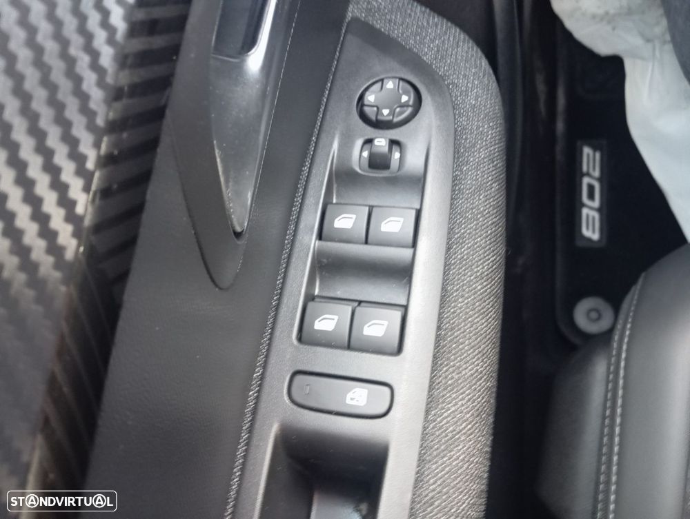 Peugeot 208 PureTech 100 Style - 12