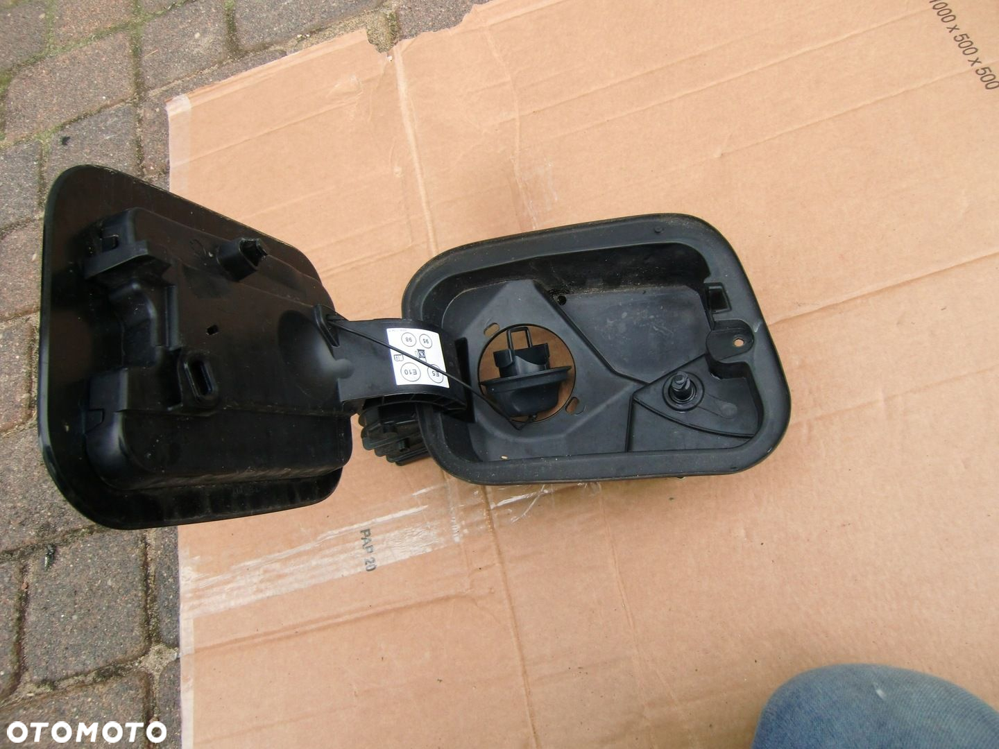 KLAPKA WLEWU PALIWA RENAULT CAPTUR II TEGNES - 3