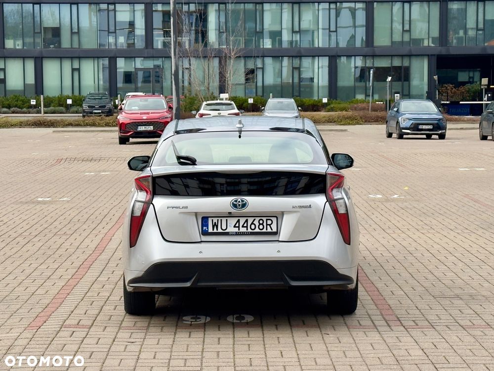 Toyota Prius 1.8 HSD Prestige - 5