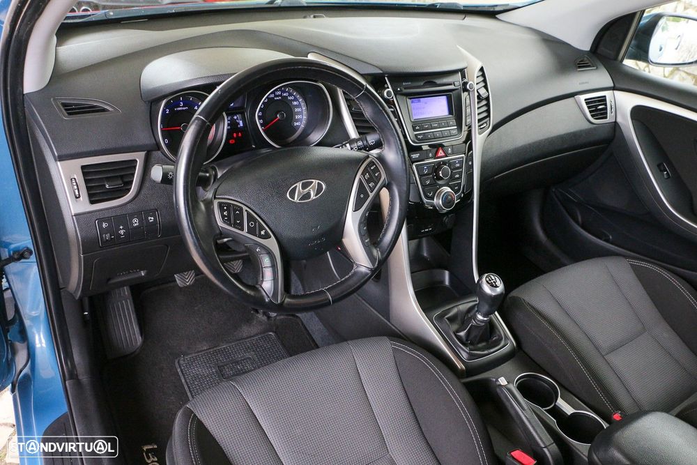 Hyundai i30 1.6 CRDI Blue Comfort - 2
