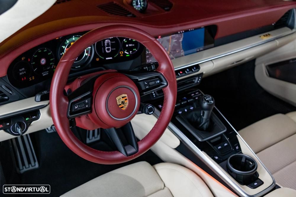 Porsche 911 (992) Targa 4S Heritage Design - 22
