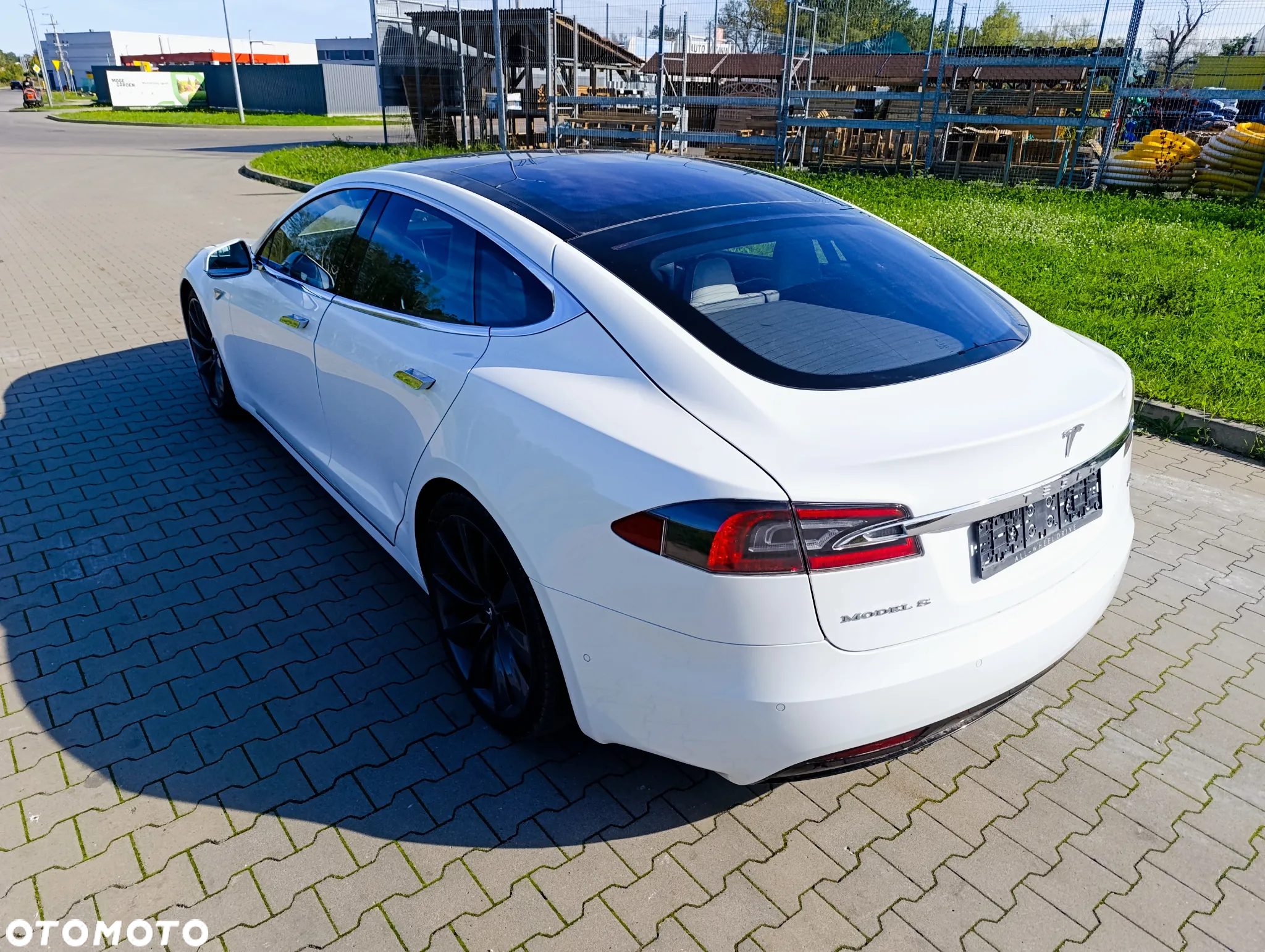 Tesla Model S Long Range Plus - 14
