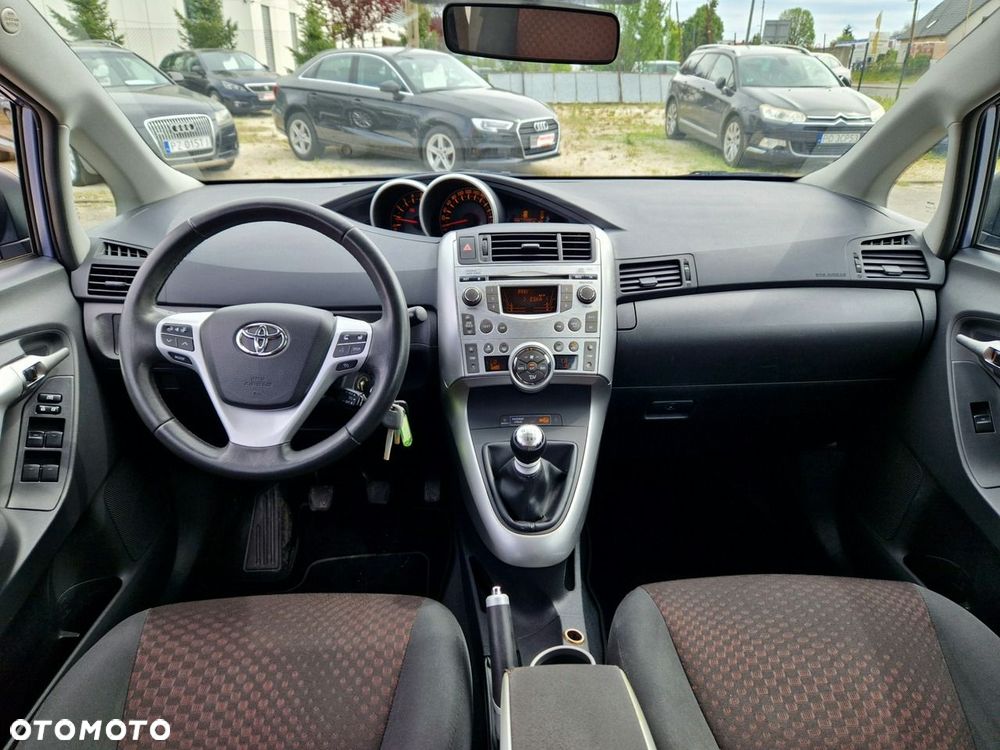 Toyota Verso 2.0 D-4D - 19