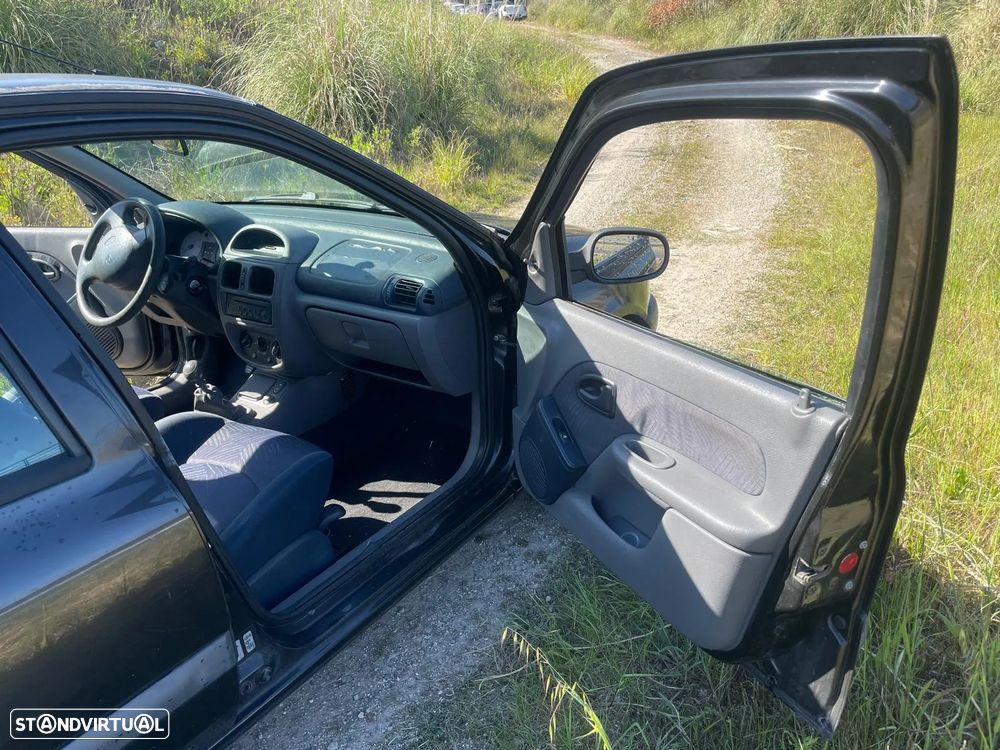 Renault Clio 1.2 16V Tech´Road - 9